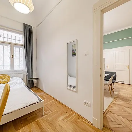 אכסניה Downtown Wesselenyi *