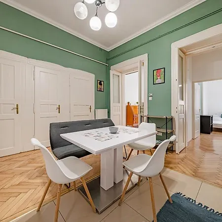 אכסניה Downtown Wesselenyi *