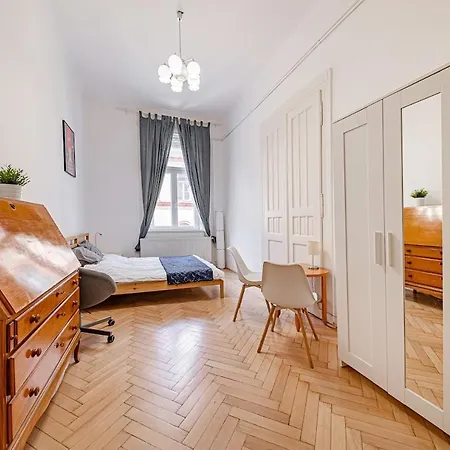 Downtown Wesselenyi אכסניה