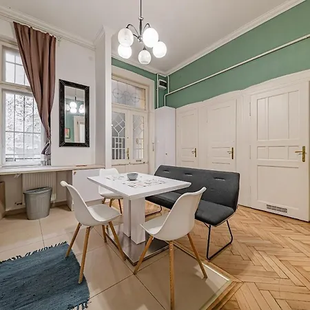 Downtown Wesselenyi *
