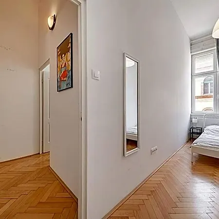 Downtown Wesselenyi Hostel Budapest