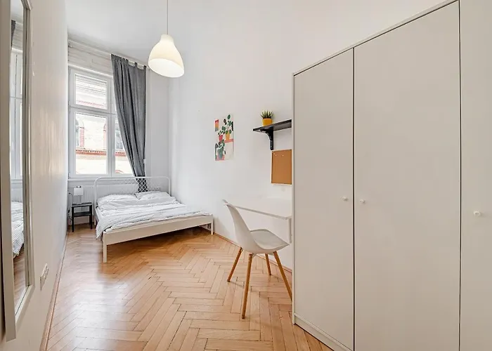 Downtown Wesselenyi Хостел *