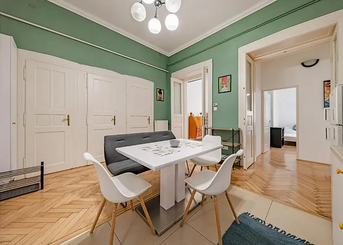 Хостел Downtown Wesselenyi *