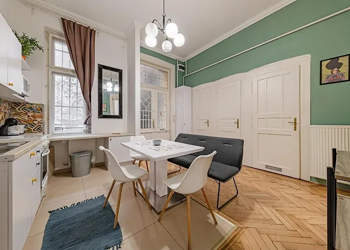 Downtown Wesselenyi *