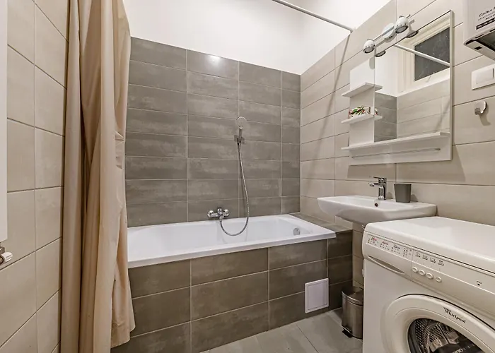 Downtown Wesselenyi Хостел